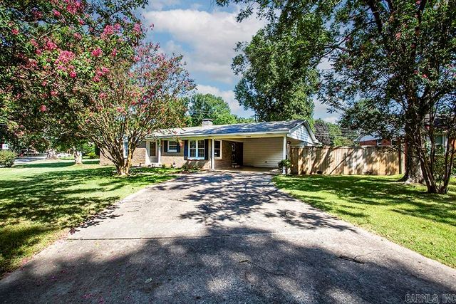 7300 Apache Road, Little Rock, AR 72205