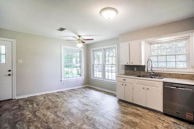 7300 Apache Road, Little Rock, AR 72205