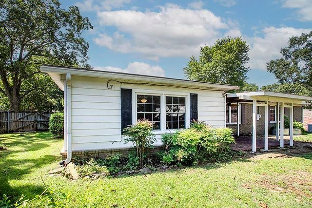 7300 Apache Road, Little Rock, AR 72205
