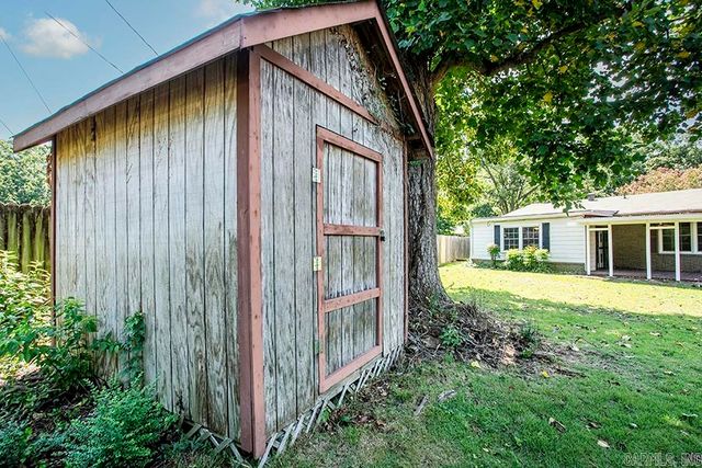 7300 Apache Road, Little Rock, AR 72205