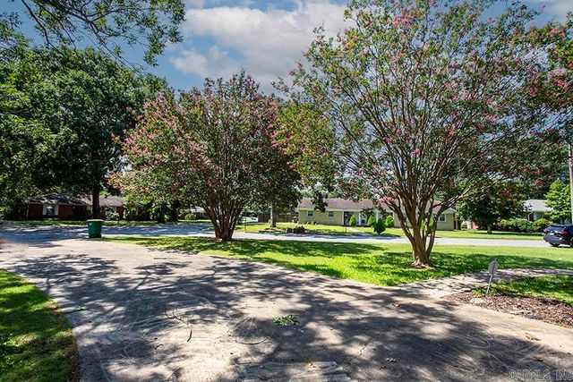 7300 Apache Road, Little Rock, AR 72205