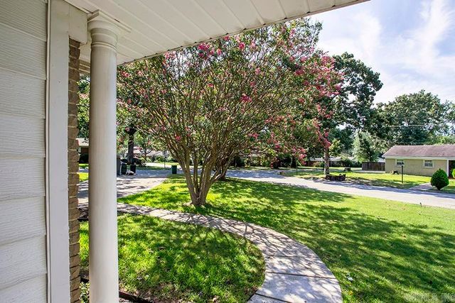 7300 Apache Road, Little Rock, AR 72205