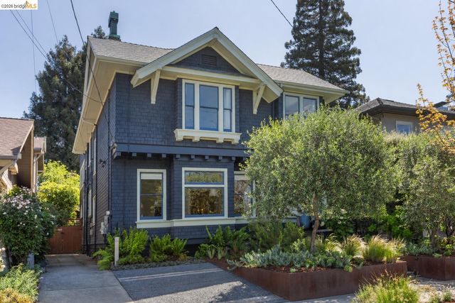 6434 Regent St, Oakland, CA 94618