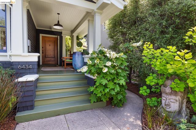 6434 Regent St, Oakland, CA 94618
