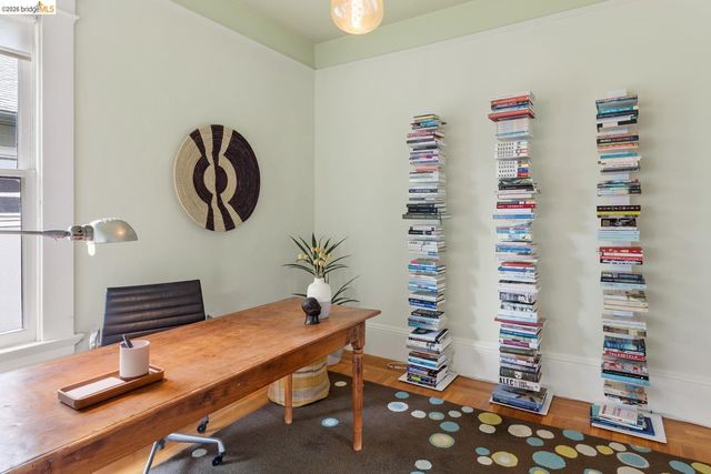6434 Regent St, Oakland, CA 94618