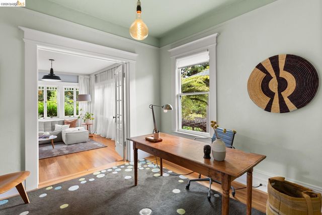 6434 Regent St, Oakland, CA 94618