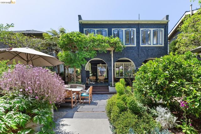 6434 Regent St, Oakland, CA 94618