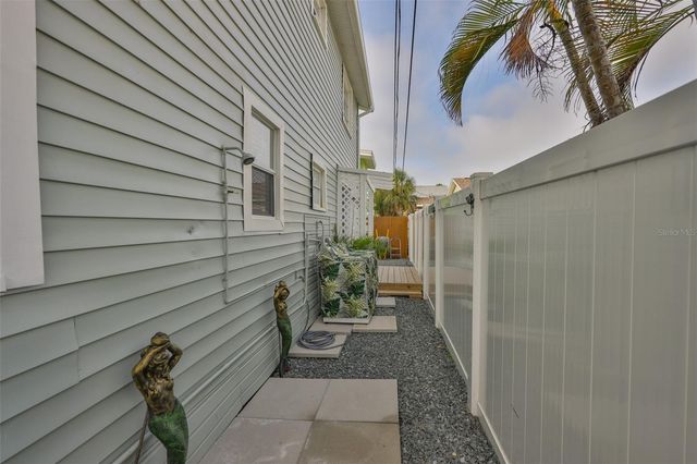 134 86TH TERRACE, Treasure Island, FL 33706