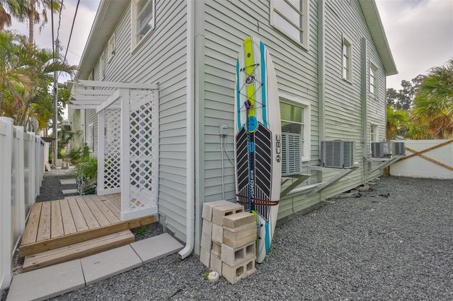 134 86TH TERRACE, Treasure Island, FL 33706