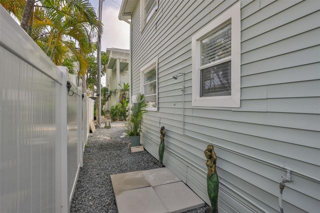 134 86TH TERRACE, Treasure Island, FL 33706