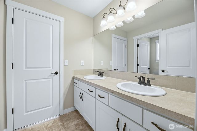 13806 197th Avenue E, Bonney Lake, WA 98391