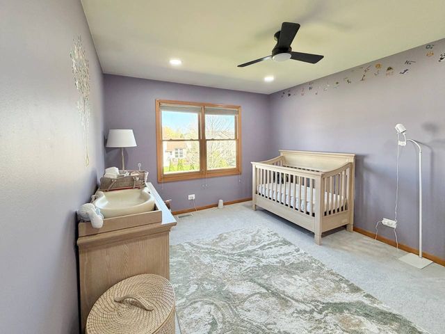 2052 Gardner Circle E, Aurora, IL 60503