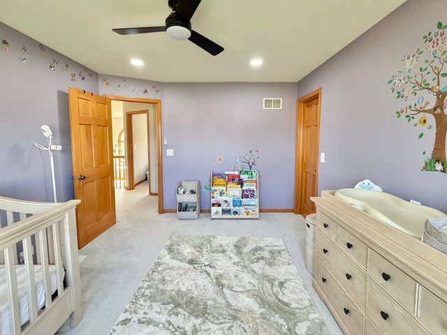 2052 Gardner Circle E, Aurora, IL 60503