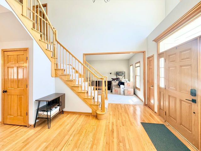 2052 Gardner Circle E, Aurora, IL 60503