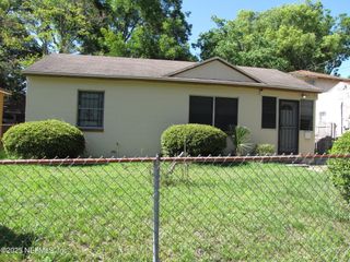 2073 W 17TH Street, Jacksonville, FL 32209