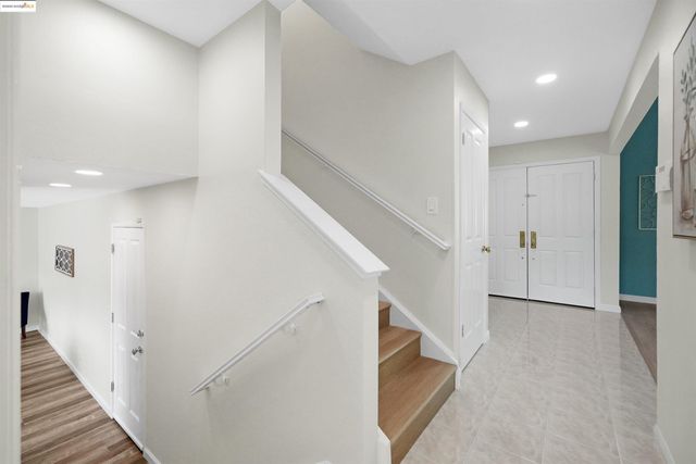 3495 Skyline Dr, Hayward, CA 94542