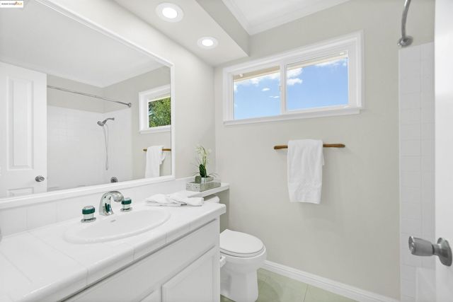 3495 Skyline Dr, Hayward, CA 94542