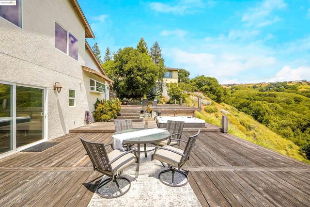 3495 Skyline Dr, Hayward, CA 94542