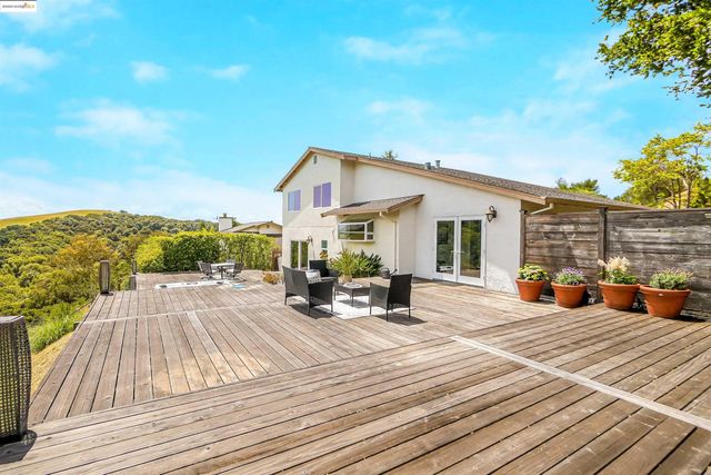 3495 Skyline Dr, Hayward, CA 94542