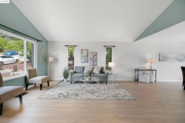3495 Skyline Dr, Hayward, CA 94542