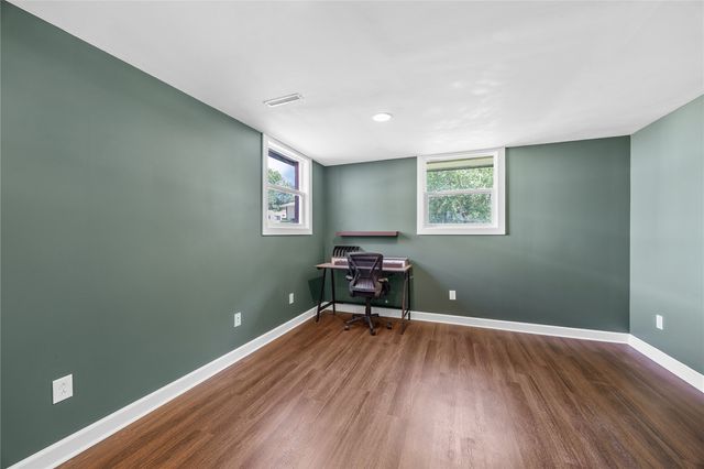 3365 Tulane Ave, Iowa City, IA 52245