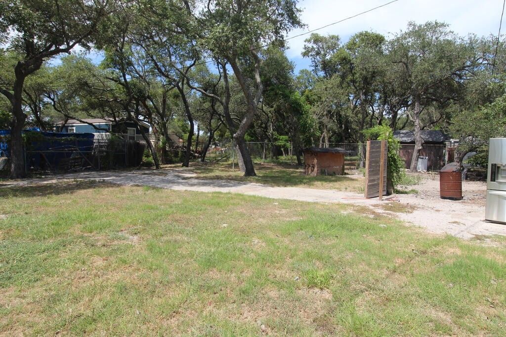 625 S Kossuth, Rockport, TX 78382 — photo 5