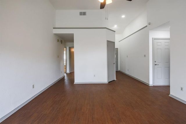 502 Eaglecreek DR, Leander, TX 78641