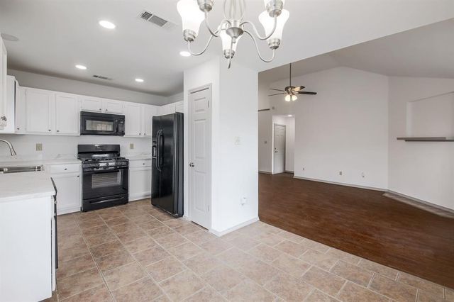 502 Eaglecreek DR, Leander, TX 78641