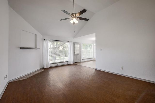 502 Eaglecreek DR, Leander, TX 78641