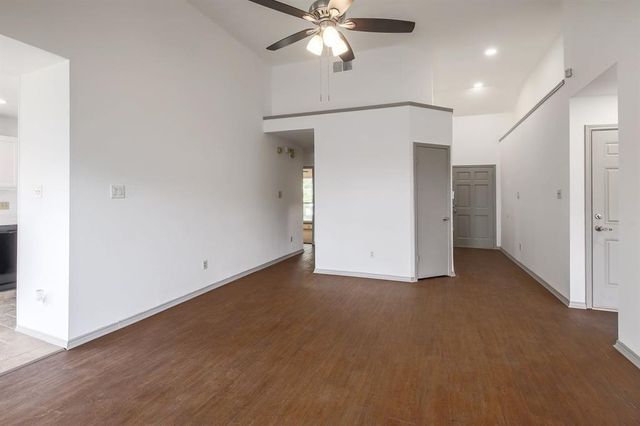 502 Eaglecreek DR, Leander, TX 78641