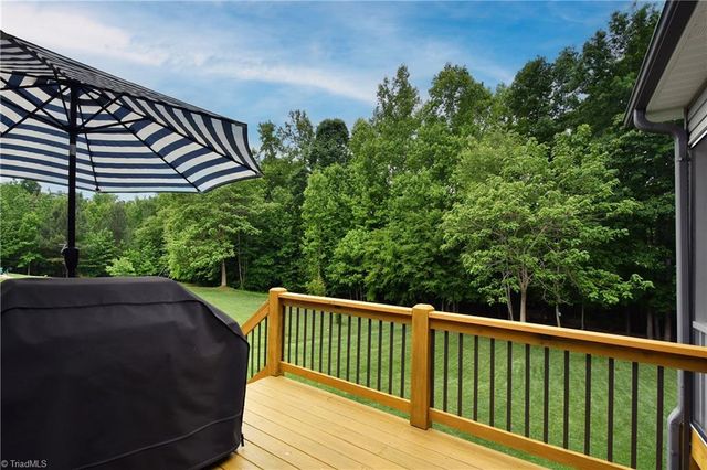 6844 Orchard Path Drive, Clemmons, NC 27012