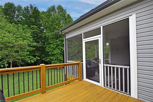 6844 Orchard Path Drive, Clemmons, NC 27012