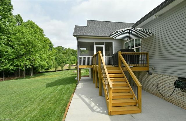 6844 Orchard Path Drive, Clemmons, NC 27012