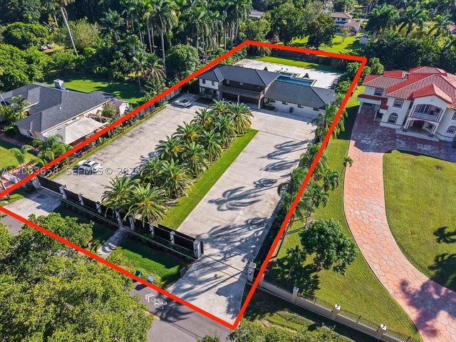 280 NE 156th St, Miami, FL 33162