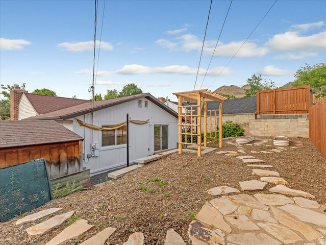 2504 E WILMINGTON AVE, Salt Lake City, UT 84109