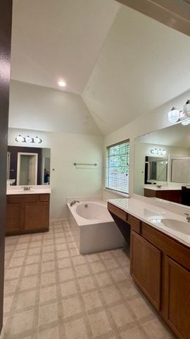 6517 Briar Lake Trail, Sachse, TX 75048