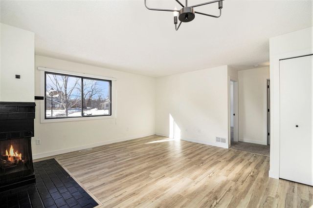 7648 Wedgewood Court N, Maple Grove, MN 55311