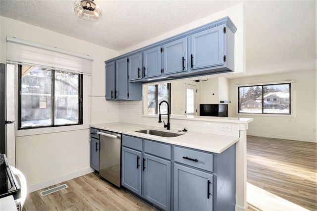 7648 Wedgewood Court N, Maple Grove, MN 55311