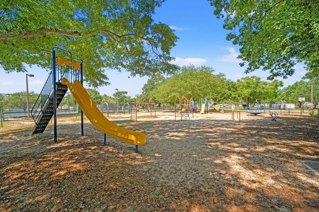 482 Meadowlark Dr., Surfside Beach, SC 29575