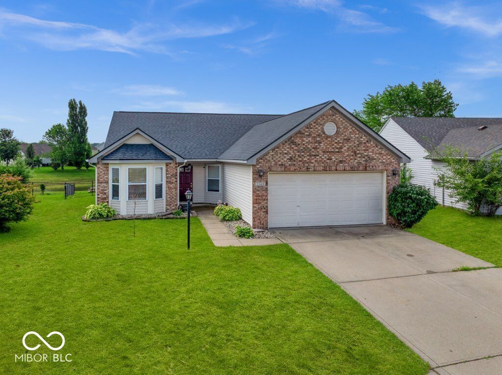 2369 Orchard Creek Drive, Columbus, IN 47201