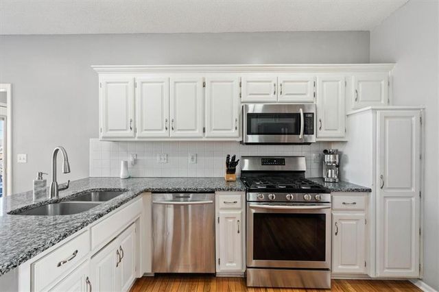 18160 W 159th Terrace, Olathe, KS 66062