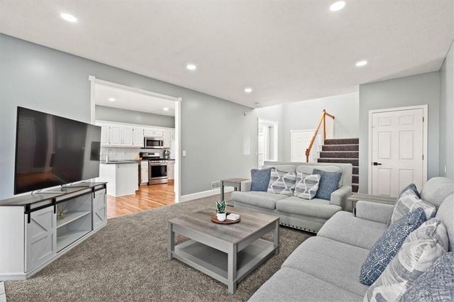 18160 W 159th Terrace, Olathe, KS 66062