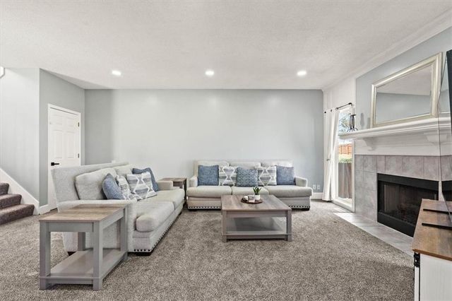 18160 W 159th Terrace, Olathe, KS 66062