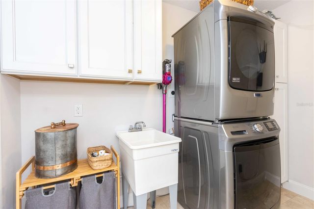 430 PALM ISLAND SE, Clearwater Beach, FL 33767