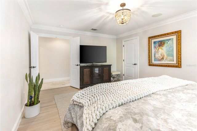 430 PALM ISLAND SE, Clearwater Beach, FL 33767