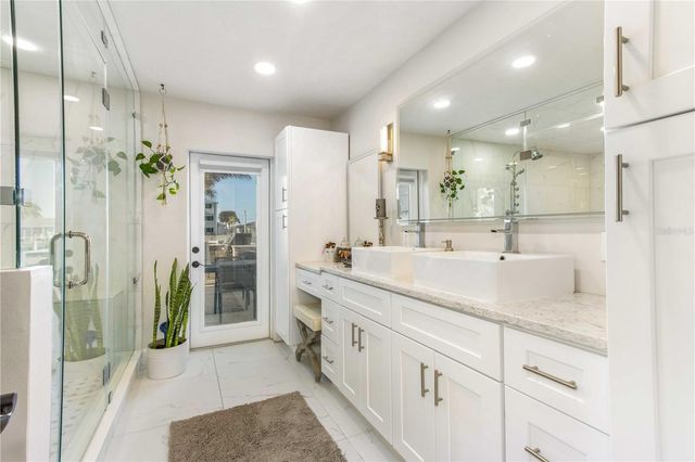 430 PALM ISLAND SE, Clearwater Beach, FL 33767