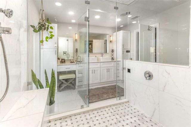 430 PALM ISLAND SE, Clearwater Beach, FL 33767