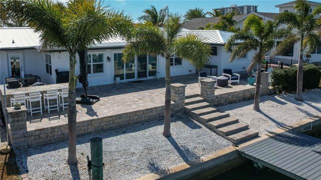 430 PALM ISLAND SE, Clearwater Beach, FL 33767