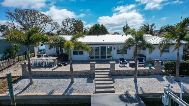 430 PALM ISLAND SE, Clearwater Beach, FL 33767