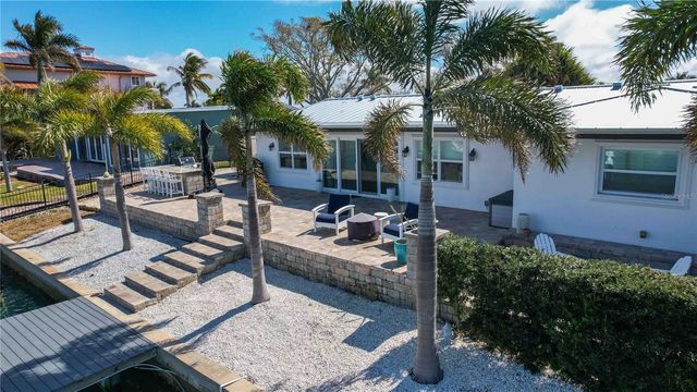 430 PALM ISLAND SE, Clearwater Beach, FL 33767